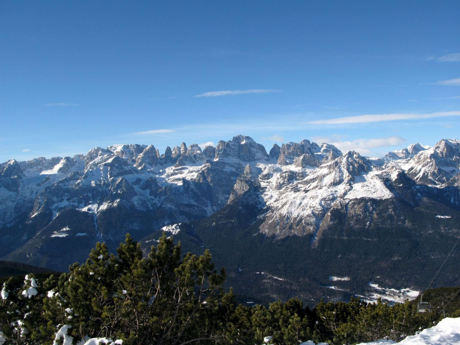Paganella_-_View_to_the_Dolomiti_Brenta_-_panoramio-1536×1152