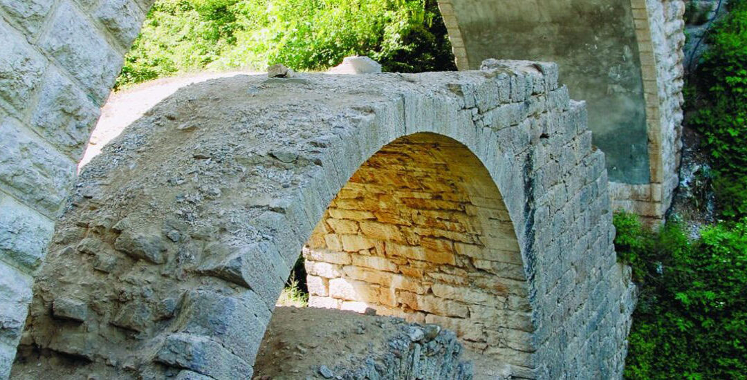 Cavedago e il suo ponte a tre archi